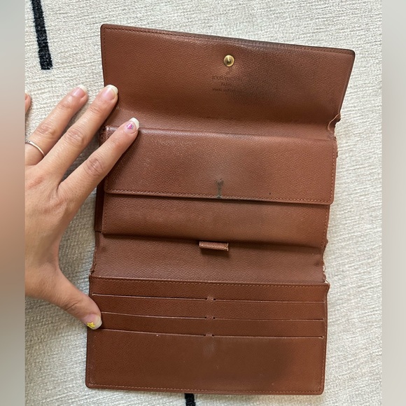 LOUIS VUITTON Monogram Sarah Snap Wallet - Picture 7 of 7